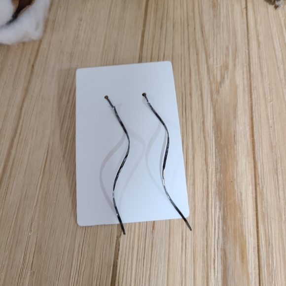 🖤🖤NEW🖤🖤CASUAL!! Threaded Spiral Earrings in BLACK 🖤🖤 - Picture 9 of 16